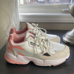 Dad Vibe Sneakers Adidas Falcon